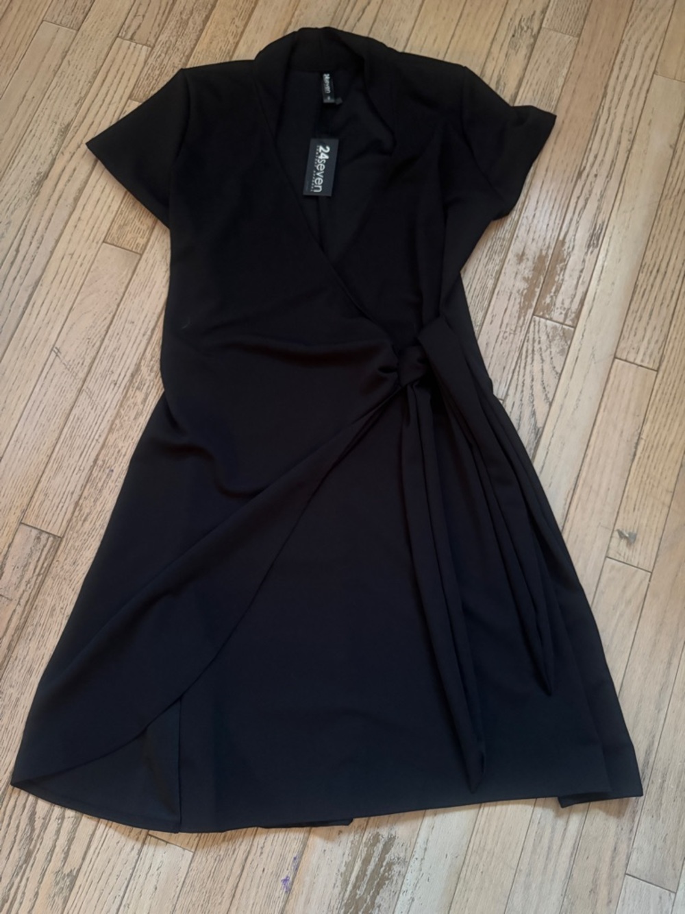 NWT Black Mock Wrap Dress 1X V-Neck Cap Sleeve Travel - Picture 2 of 12